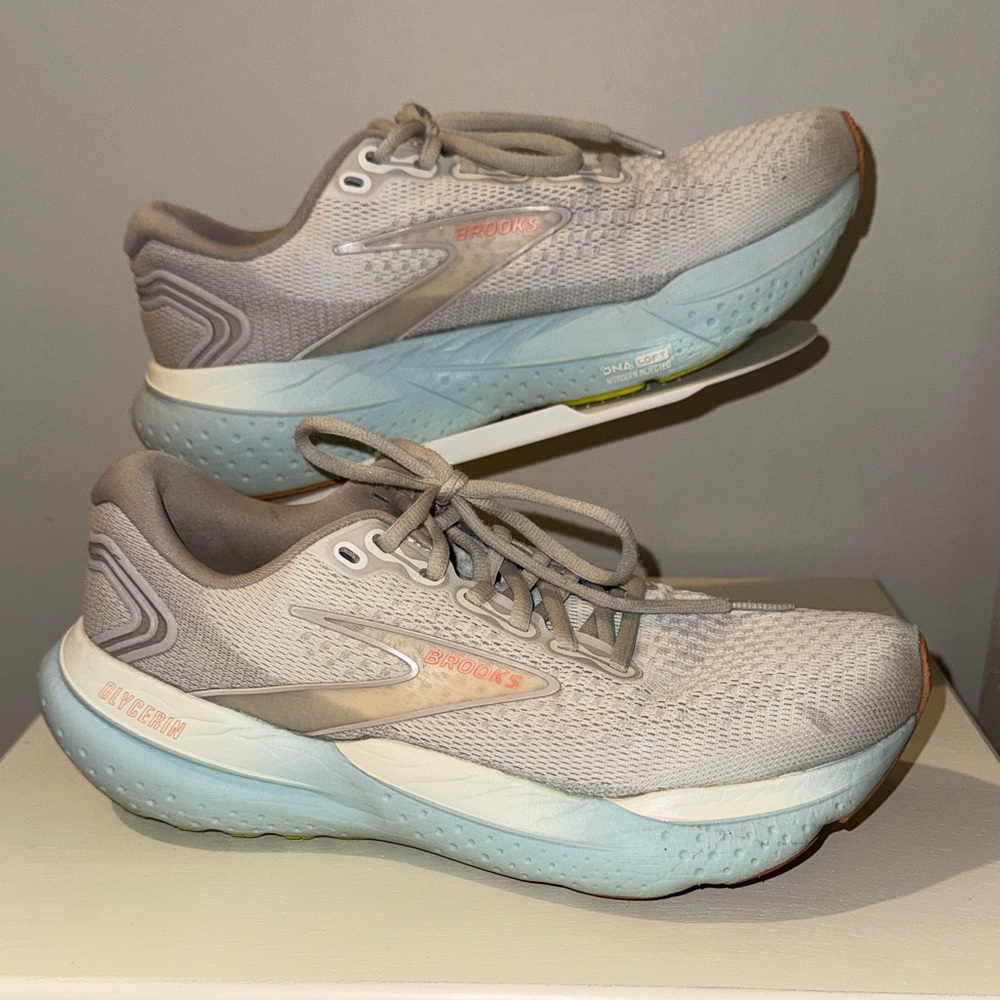 Brooks Women's Glycerin 21 Light Gray and Blue Athletic Shoes